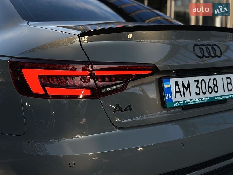 Седан Audi A4 2018 в Ровно