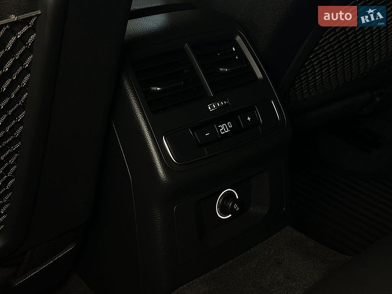 Седан Audi A4 2018 в Ровно