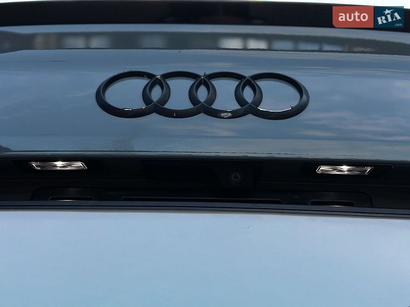 Седан Audi A4 2018 в Ровно