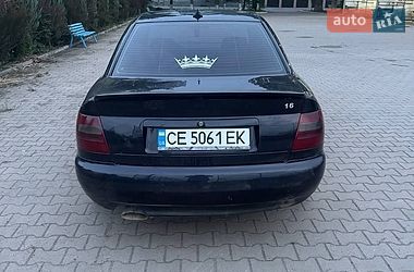 Седан Audi A4 1998 в Сторожинце