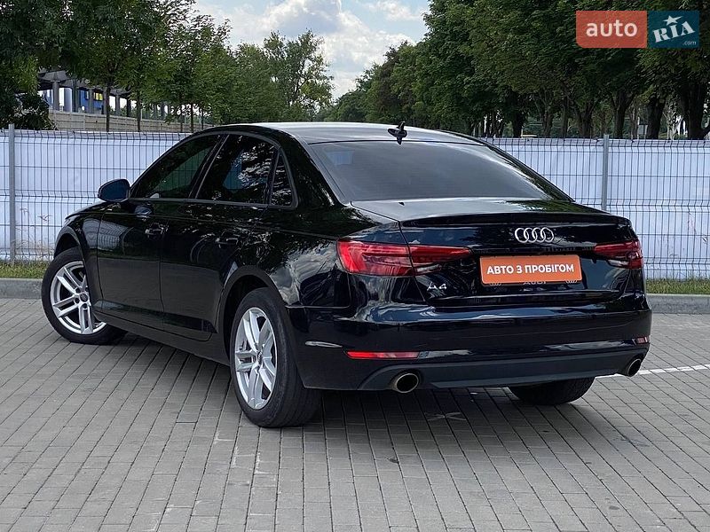 Седан Audi A4 2017 в Дніпрі