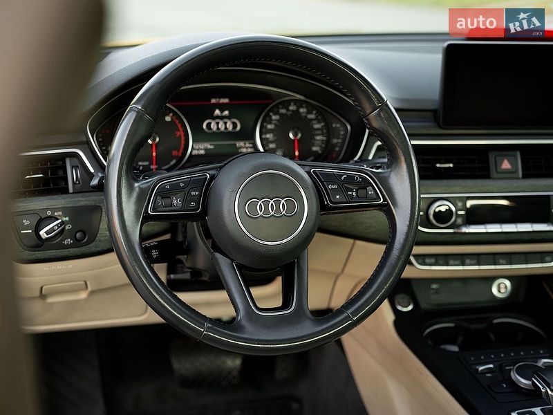 Седан Audi A4 2019 в Львові