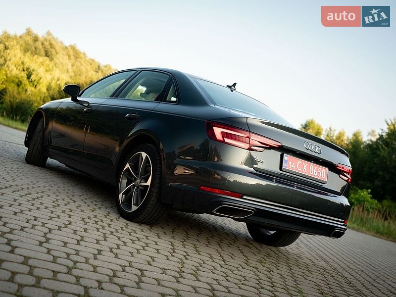 Седан Audi A4 2019 в Львові