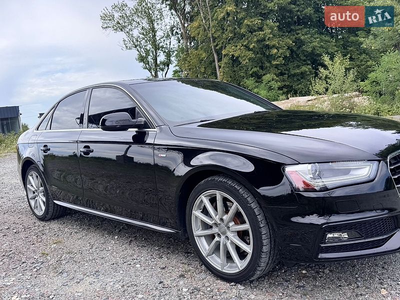 Седан Audi A4 2015 в Самборі