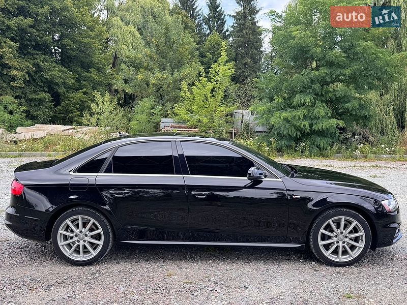 Седан Audi A4 2015 в Самборі