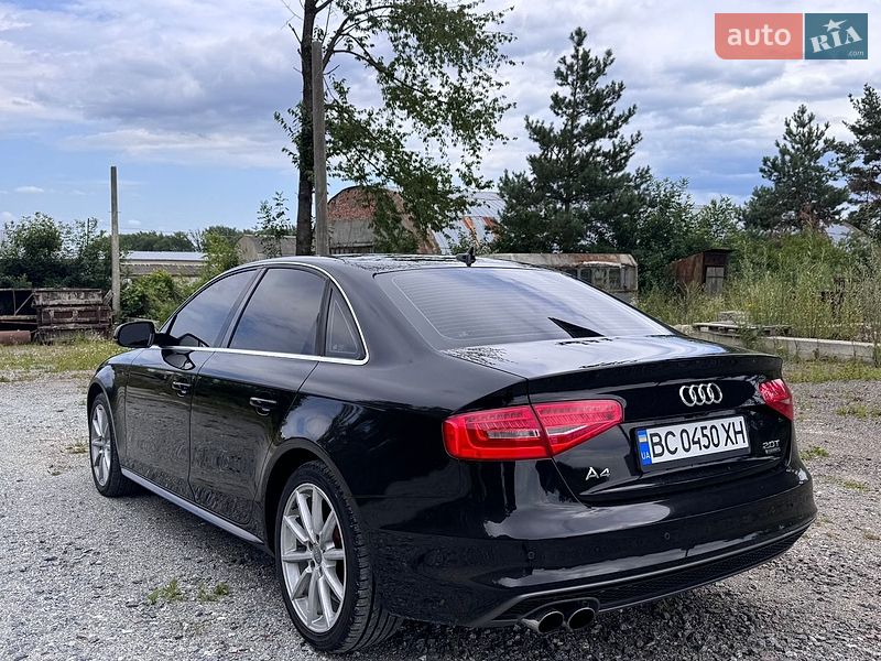 Седан Audi A4 2015 в Самборі