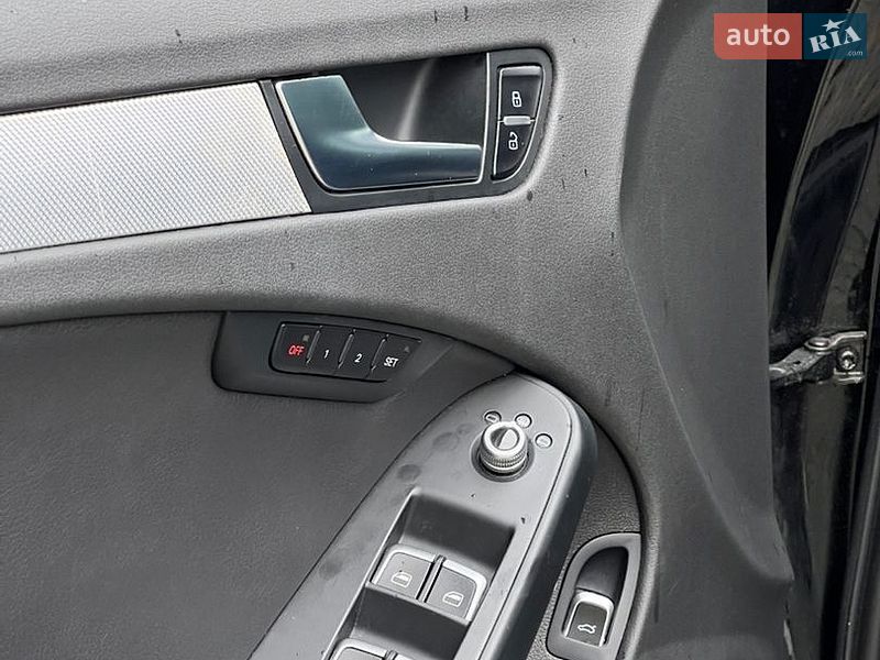 Седан Audi A4 2015 в Самборі