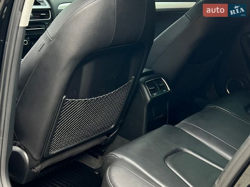 Седан Audi A4 2015 в Самборі