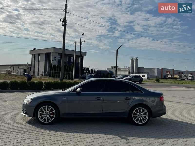 Седан Audi A4 2015 в Хусте