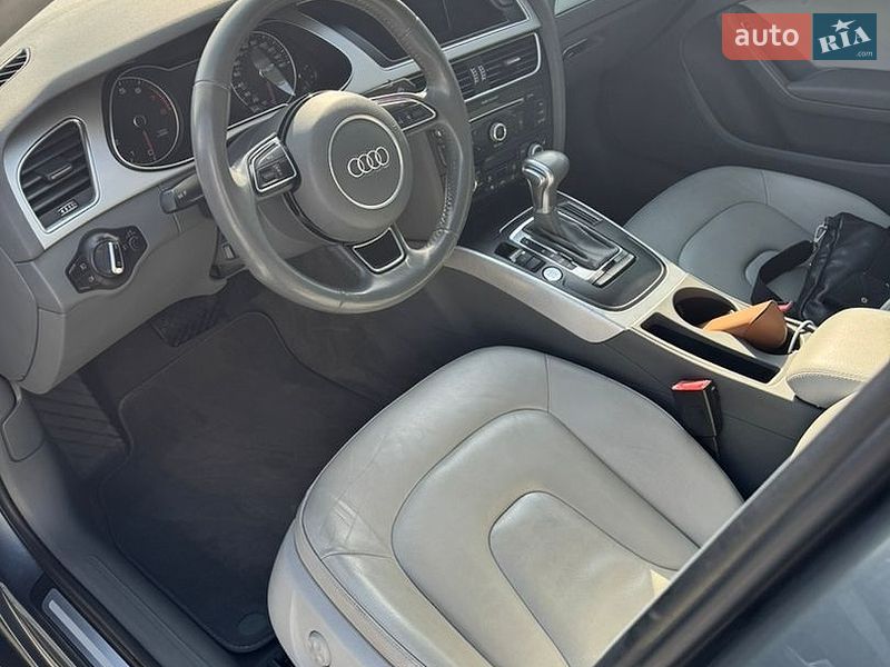 Седан Audi A4 2015 в Хусте