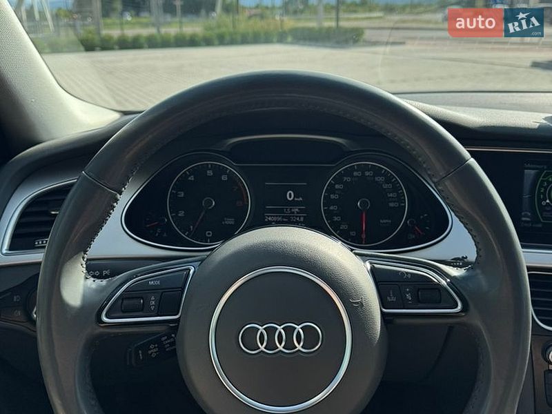 Седан Audi A4 2015 в Хусте