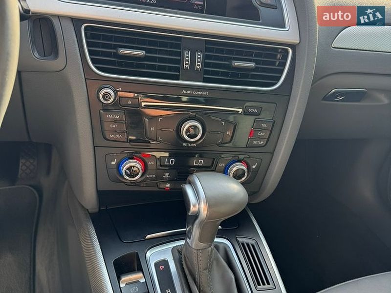 Седан Audi A4 2015 в Хусте