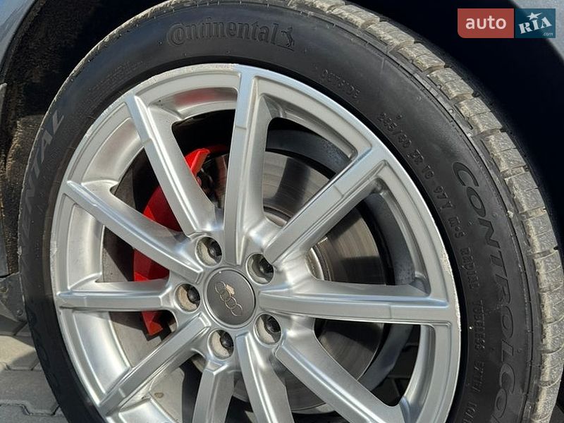 Седан Audi A4 2015 в Хусте