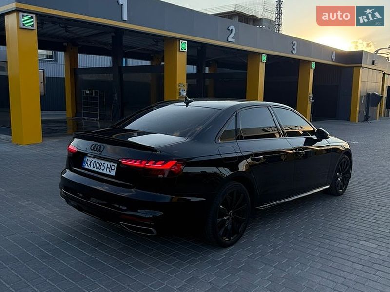 Седан Audi A4 2022 в Харькове