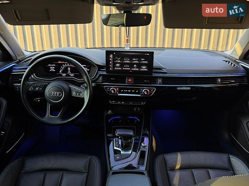 Седан Audi A4 2022 в Харькове