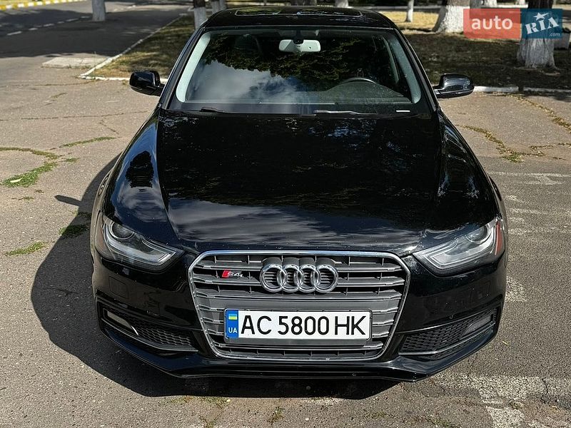 Седан Audi A4 2015 в Хмельницькому