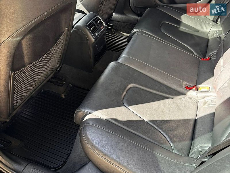Седан Audi A4 2015 в Хмельницькому