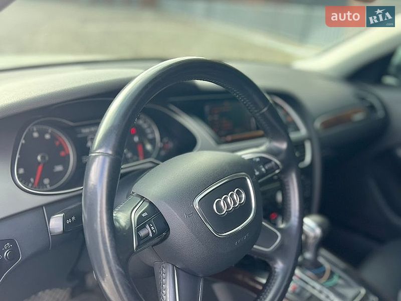 Седан Audi A4 2013 в Днепре