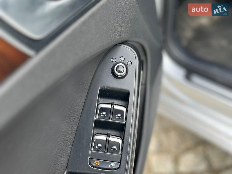 Седан Audi A4 2013 в Днепре