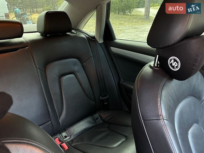 Седан Audi A4 2012 в Киеве