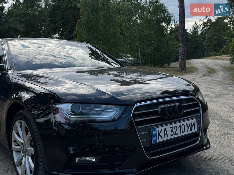 Седан Audi A4 2012 в Киеве