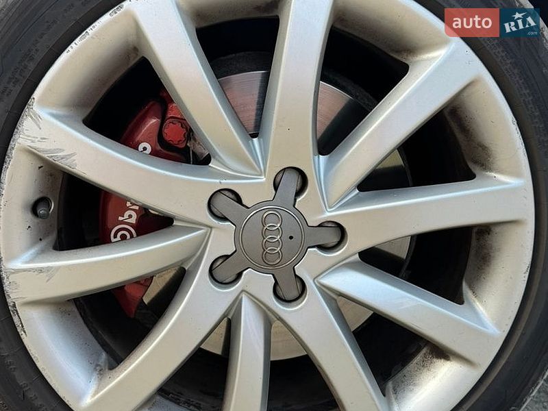 Седан Audi A4 2012 в Киеве
