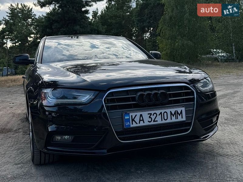Седан Audi A4 2012 в Киеве