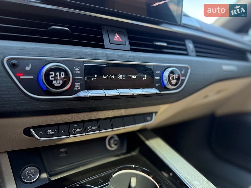 Седан Audi A4 2020 в Киеве