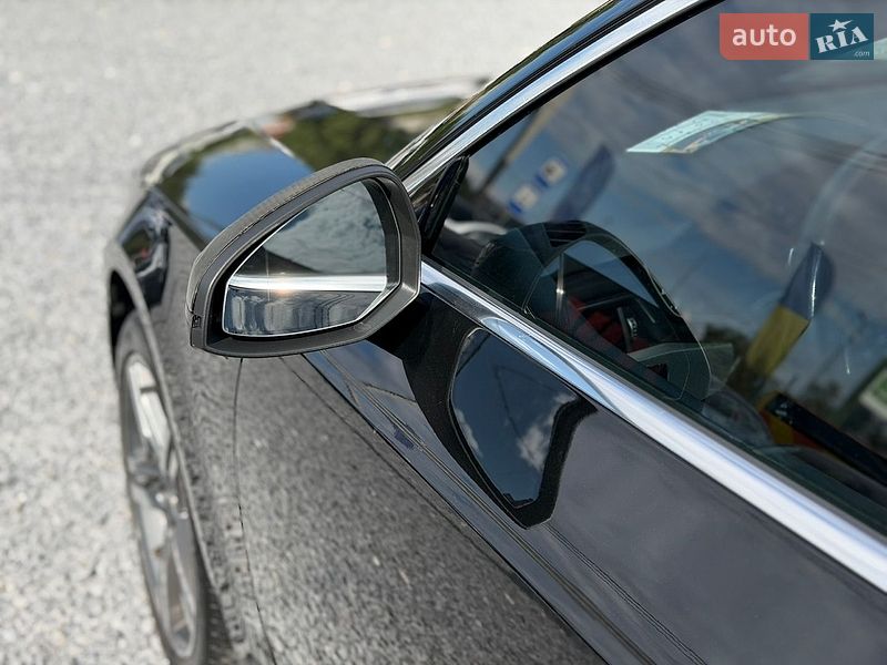 Седан Audi A4 2015 в Стрые