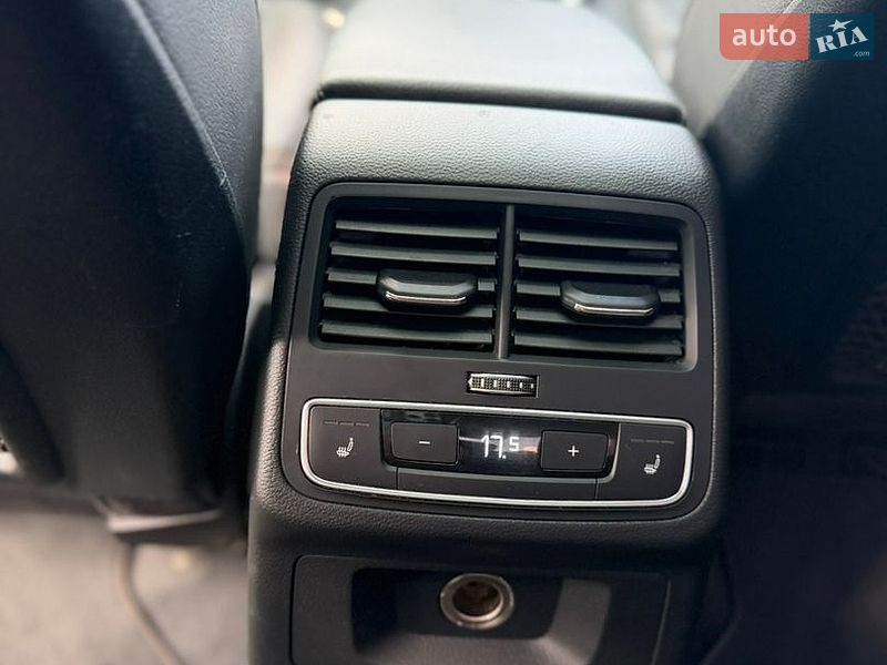 Седан Audi A4 2015 в Стрые