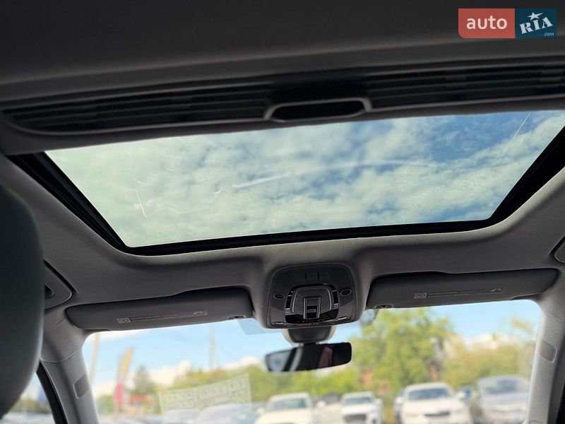 Седан Audi A4 2015 в Стрые
