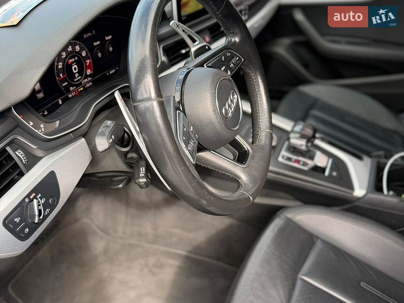 Седан Audi A4 2015 в Стрые