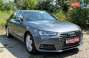 Седан Audi A4 2016 в Ровно