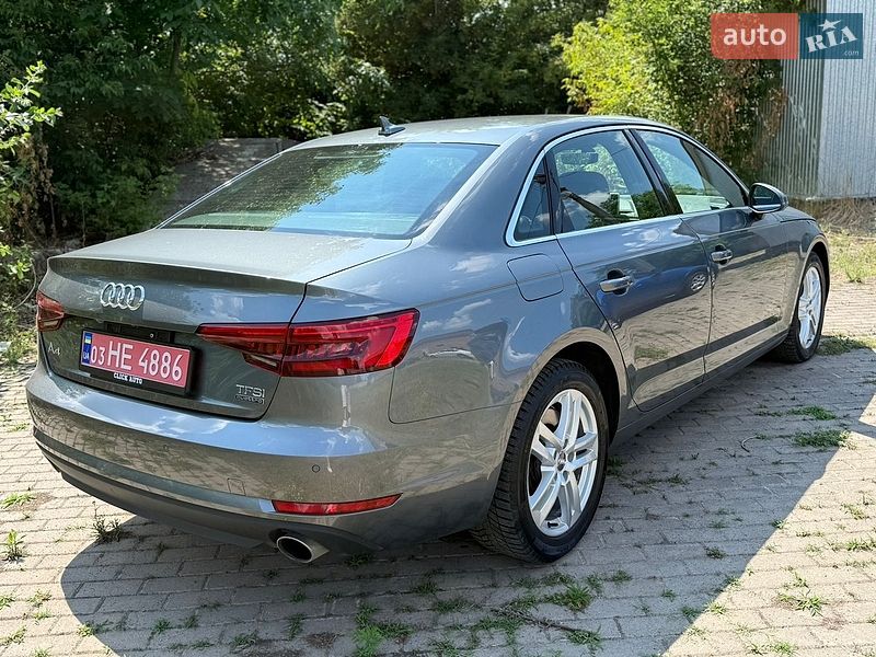 Седан Audi A4 2016 в Рівному