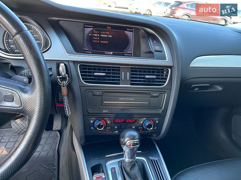 Седан Audi A4 2011 в Киеве