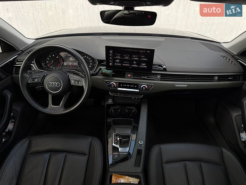 Седан Audi A4 2021 в Тернополі