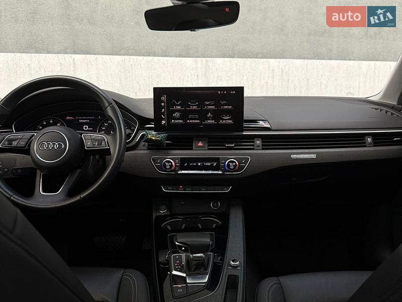 Седан Audi A4 2021 в Тернополі