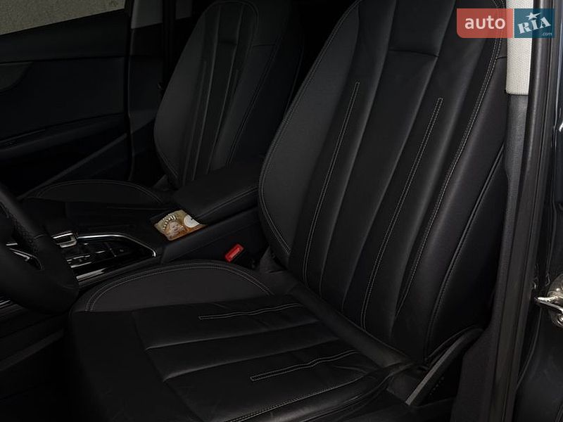 Седан Audi A4 2021 в Тернополі