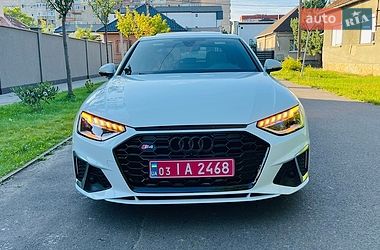 Седан Audi A4 2022 в Мукачевому