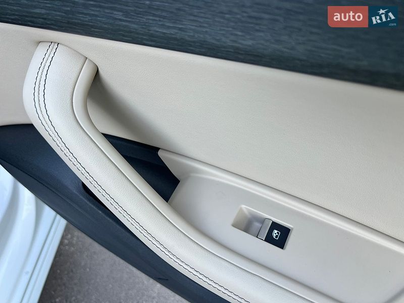Седан Audi A4 2022 в Мукачевому