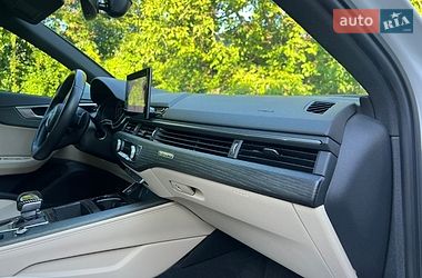Седан Audi A4 2022 в Мукачевому