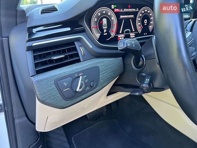 Седан Audi A4 2022 в Мукачевому