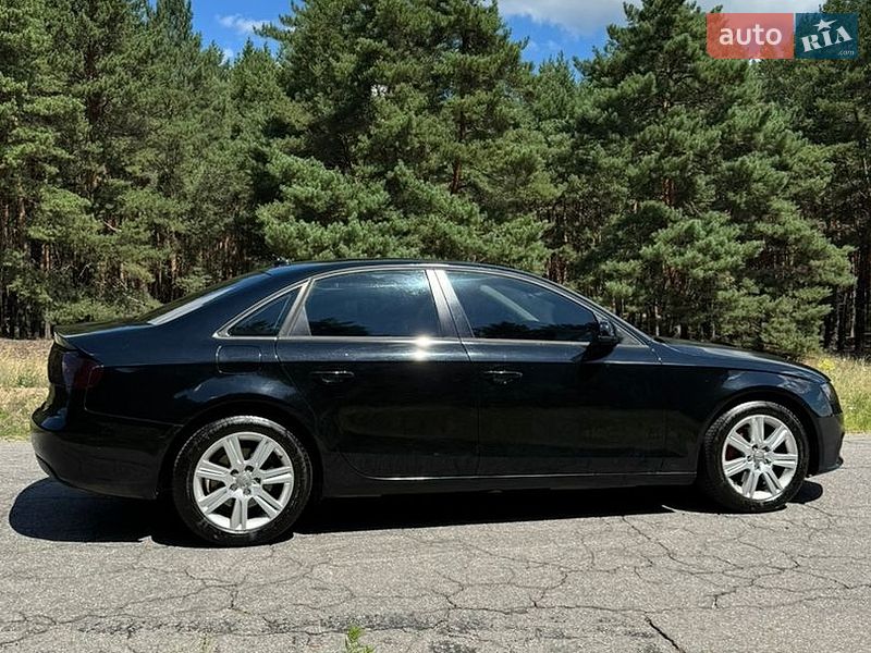Седан Audi A4 2010 в Кременчуці