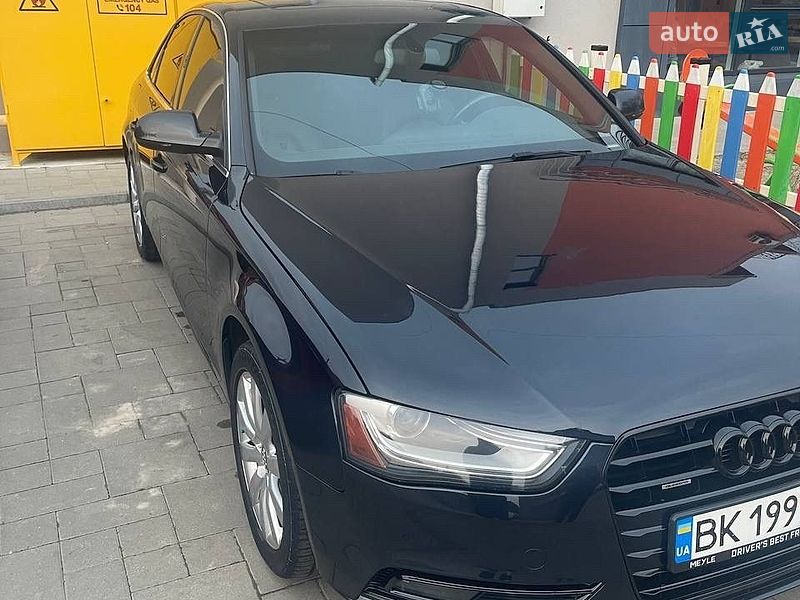 Седан Audi A4 2013 в Ровно