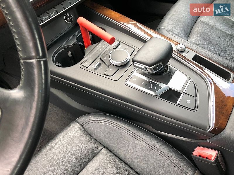 Седан Audi A4 2017 в Ирпене