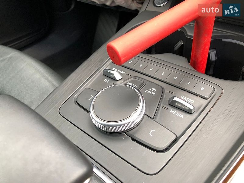 Седан Audi A4 2017 в Ирпене