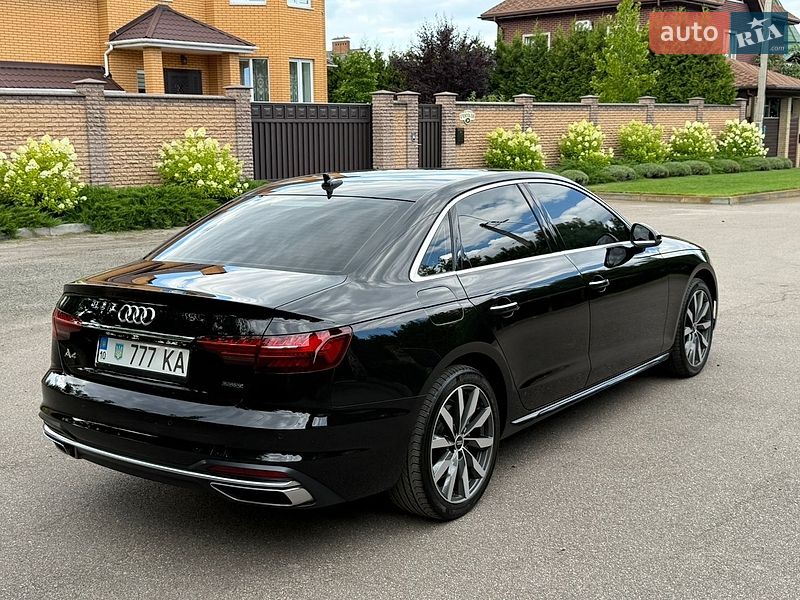 Седан Audi A4 2022 в Києві