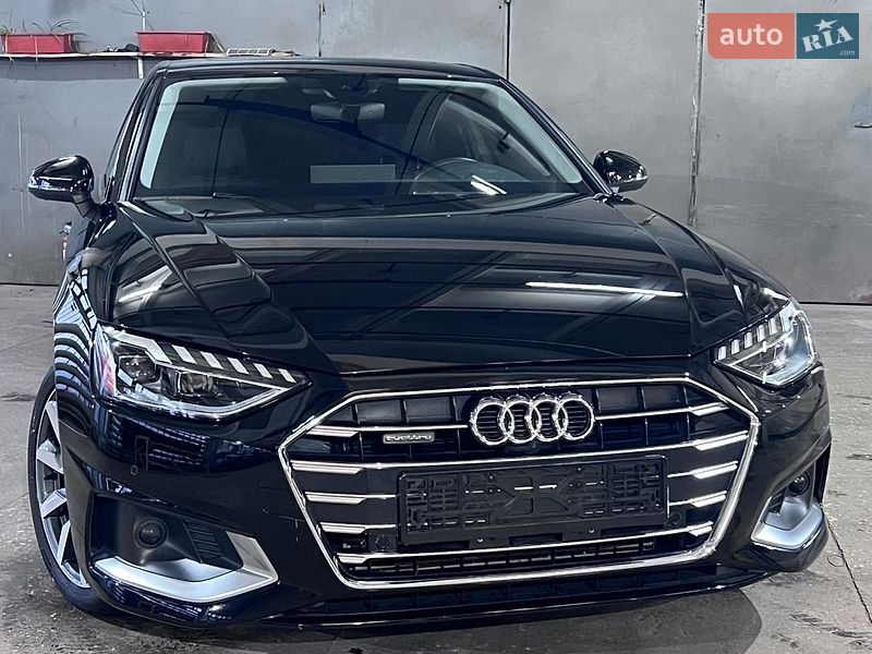 Седан Audi A4 2022 в Києві