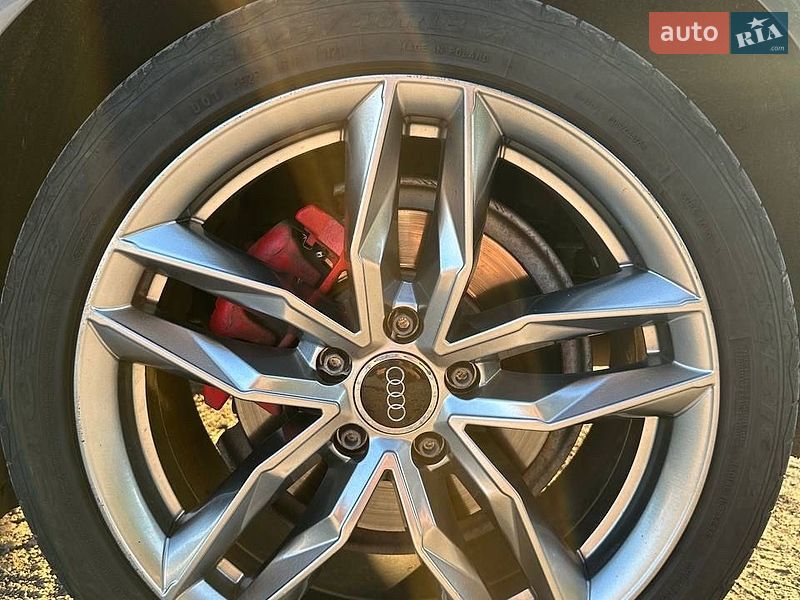 Седан Audi A4 2015 в Запорожье