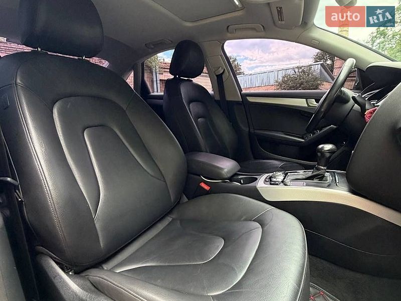 Седан Audi A4 2015 в Киеве
